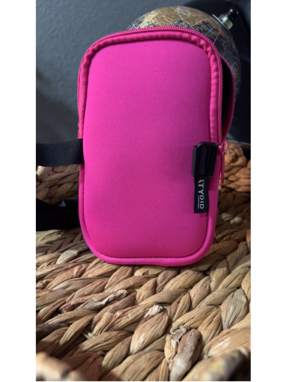KATYDID Unisex Armband Phone Holder One Size Pink Black